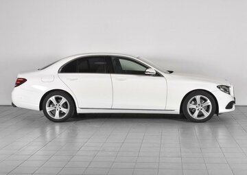 Mercedes benz E-Класс Вид 4