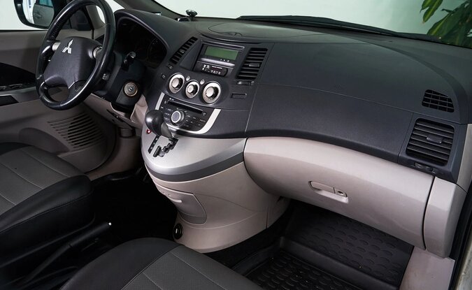 Mitsubishi Grandis
